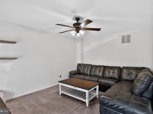 999 Kensington Drive