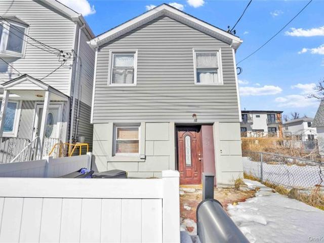 99 71 th Ave, Howard Beach, NY 11414