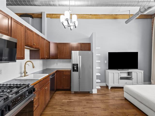 99 Allen Street 105