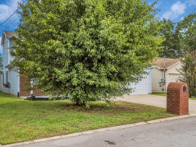 99 Edgehill Ln