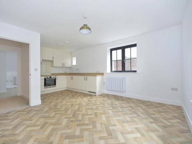 99 High Street, Cranleigh GU6, 1 bed flat to rent, £1,295 pcm | PrimeLocation