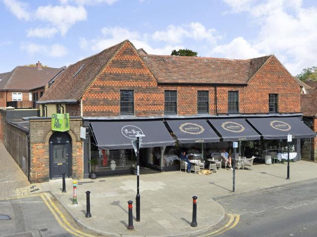 99 High Street, Cranleigh GU6, 1 bed flat to rent, £1,295 pcm | PrimeLocation