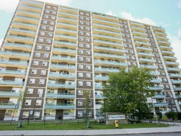 Toronto, Ontario - Balcony, Parking