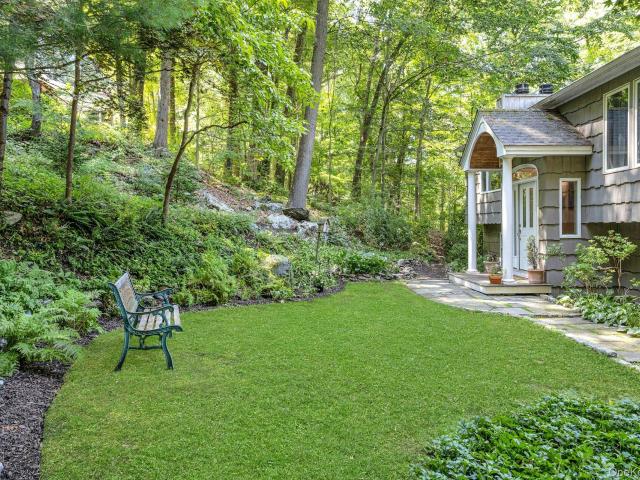 99 Lakeside Drive