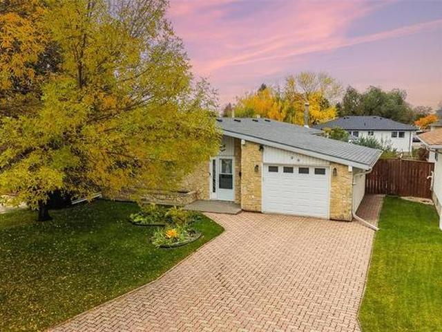 99 Madrigal Cl, Winnipeg, MB, R2P 0H7 house for sale | Listing ID 202625 | Royal LePage