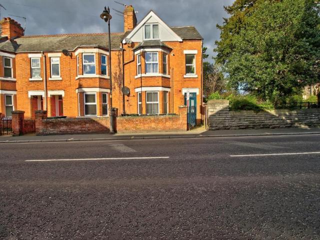 99 Port Street, Flat 1, Evesham 1 bed apartment to rent £650 pcm £150 pw