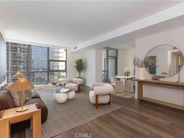 9 MacArthur Place 806
