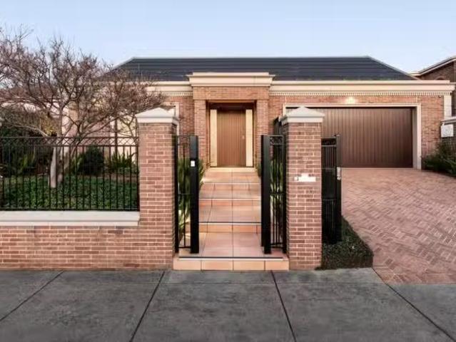 9 Macedon Avenue, Balwyn North VIC 3104 House For Lease