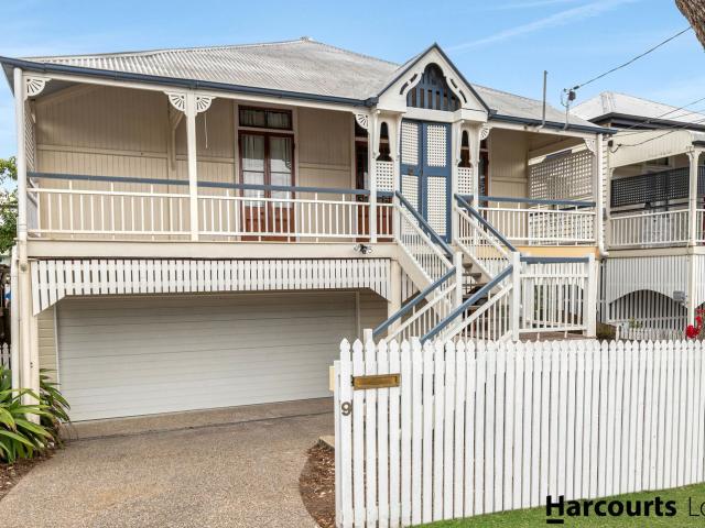 9 Macintosh Street, AUCHENFLOWER, QLD 4066