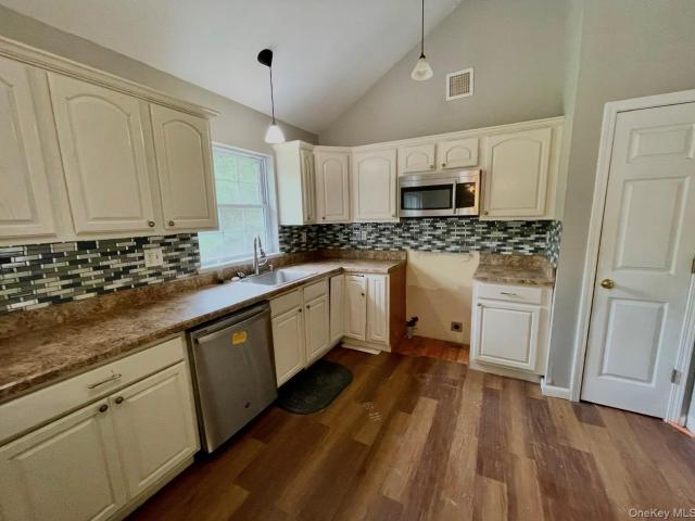 9 Masten Lake Court