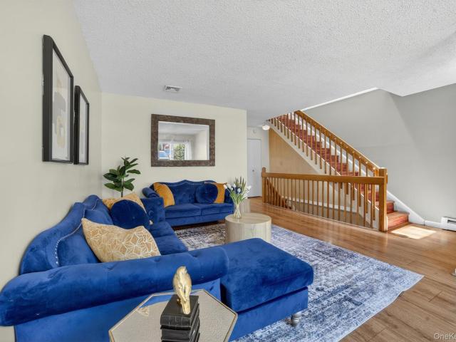 9 Maple Crest Drive