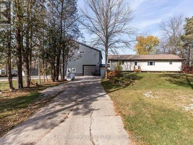 9 Maple Drive, Northern Bruce Peninsula, ON, N0H 1Z0 house for sale | Listing ID X12575 | Royal LePage