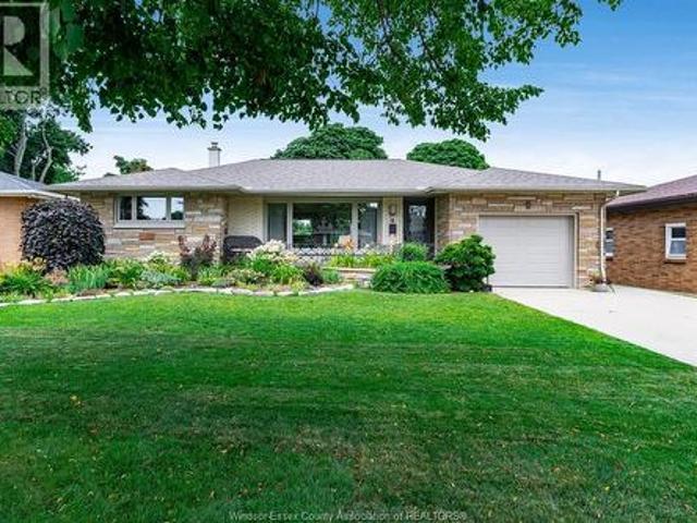 9 Margaret, Leamington, ON, N8H 2J9 house for sale | Listing ID 26018 | Royal LePage