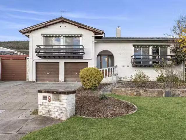 9 Mcdowall Place, Kambah, ACT 2902