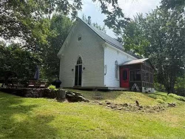 9 Mcdonalds Point Wharf Rd, Wickham, NB, E5T 3Z8 house for s.