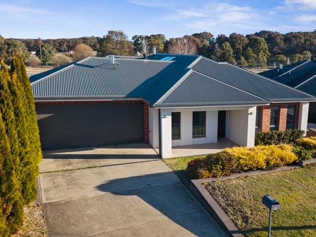 9 McEwan Court, Tumbarumba Spacious Four Bedroom Family Home $550 per week | Available Now