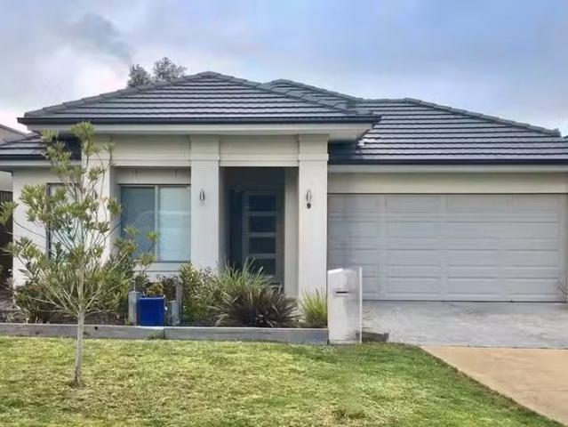9 Merivale Close, Sandhurst, VIC 3977 House for Rent