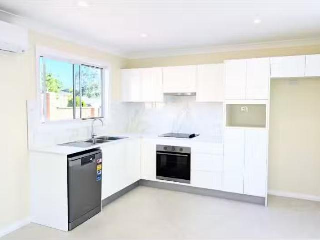 9 Merindah Road, Baulkham Hills House for rent Listed by Joan.