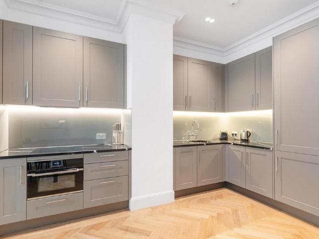 9 Millbank, London SW1P 1 bed apartment to rent £5,300 pcm £1,223 pw