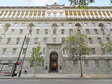 9 Millbank, London SW1P 2 bed flat to rent £6,000 pcm £1,385 pw