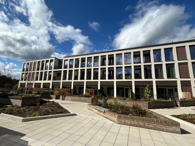 9 Milliners Way GU21, 2 bed property to rent, £1,700 pcm | PrimeLocation