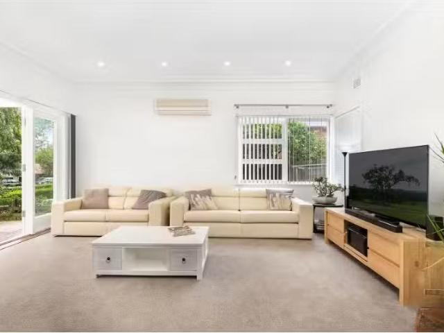 9 Milroy Street, North Ryde House for rent Listed by Madison.