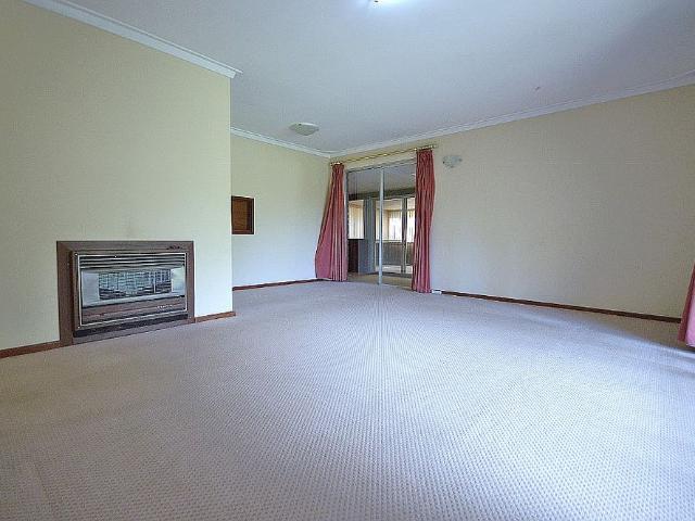 9 Monota Avenue, Shelley WA 6148