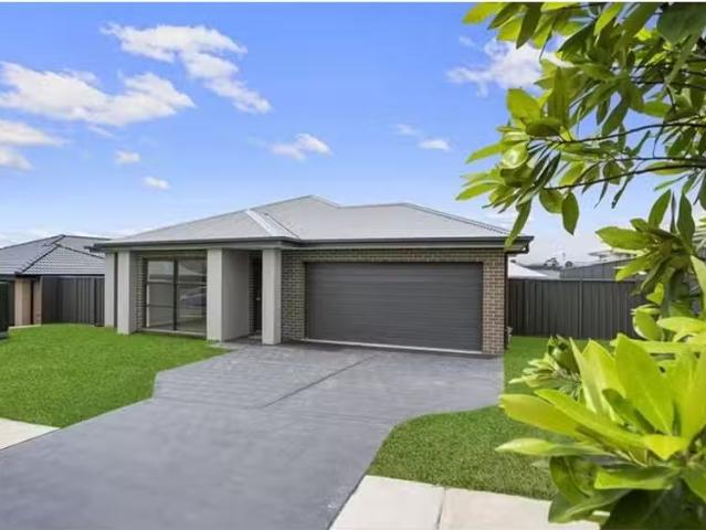9 Mountain Rdg St, Bellbird House for rent Listed by Pm Team.