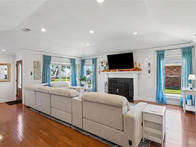 9 n catahoula court