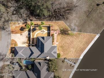 9 N Heron Cove
