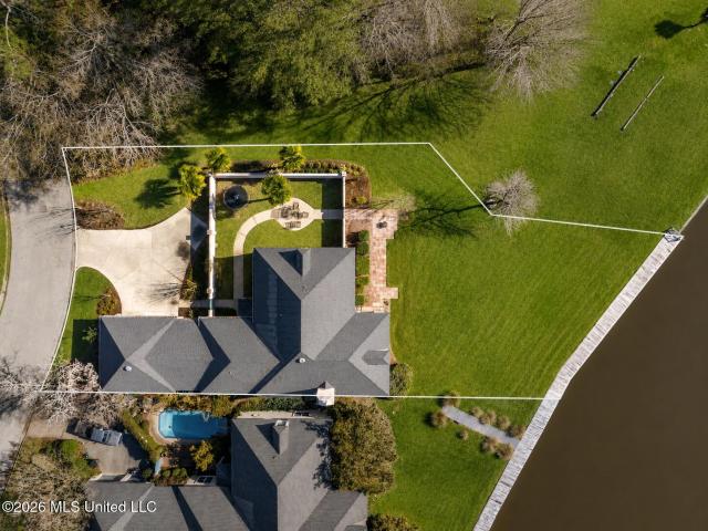 9 N Heron Cove