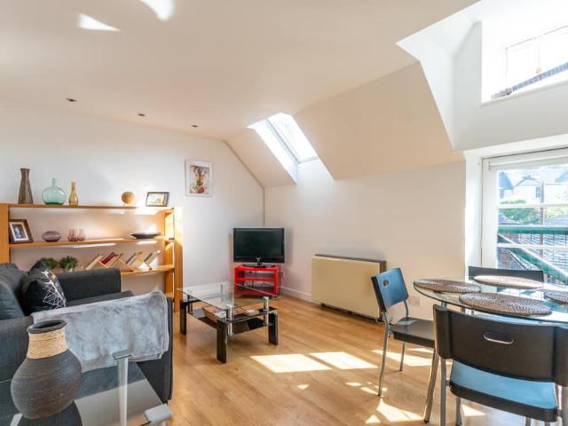 9 Nether Craigwell, City of Edinburgh, EH8 8DR, United Kingdom | 2 bed apartment for rent #108867398 | Rentberry