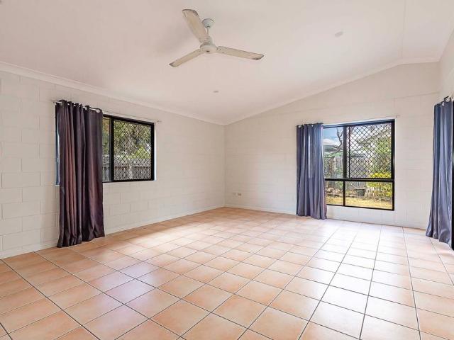 9 Nightingale Ct, Condon