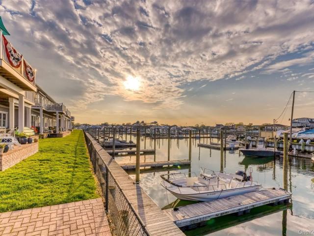 9 Ocean Watch Ct, Freeport, NY 11520 | MLS #868280
