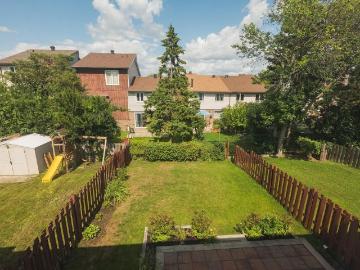 9 Av. de Carmel Crescent