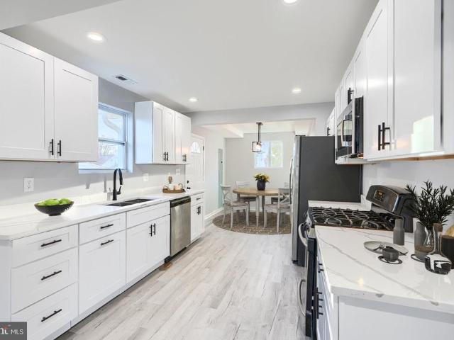 9 Avenal Road