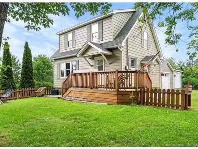 9 Academy Lane, Petitcodiac, NB, E4Z 4C2 house for sale Lis.