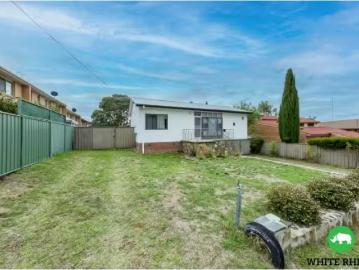 Queanbeyan West, Victoria - Garden, Parking