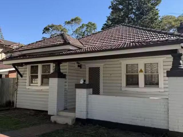 9 ADDLESTONE ROAD, MERRYLANDS, NSW 2160 House for Rent