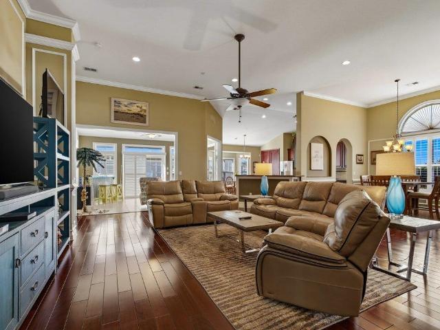 9 Alabaster Ct