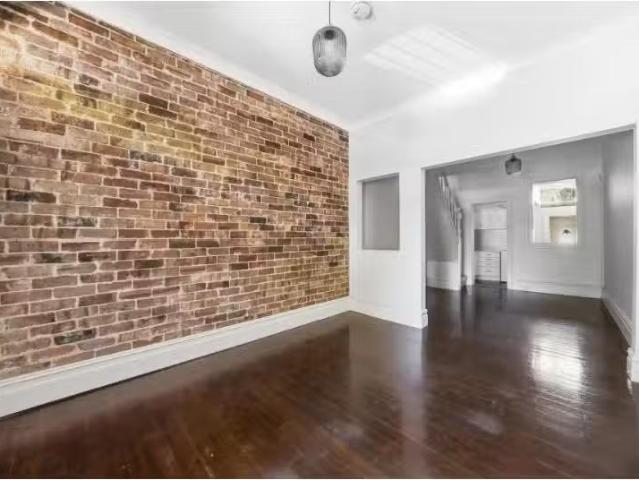 9 Albion Avenue, Paddington House for rent Listed by Paloma S.