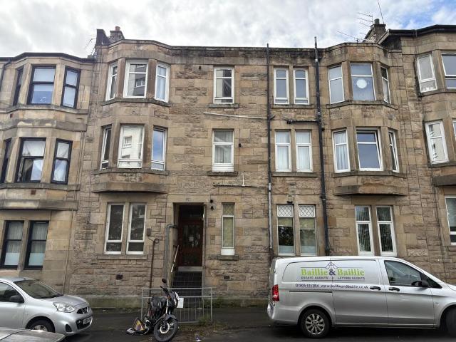 9 Alice Street, Flat 2/2, Paisley. 1 bed flat to rent £600 pcm £138 pw