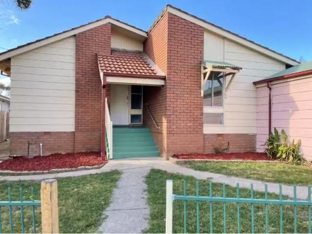 9 Antil Way, AIRDS House for rent Listed by Leyanah Yatras of.
