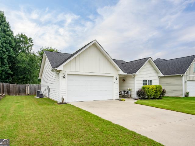 9 Applewood Drive NE
