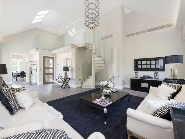 9 Arkwright Road, Hampstead, London NW3 5 bed apartment to rent £16,250 pcm £3,750 pw