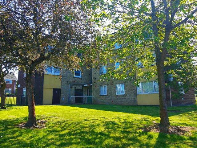 Bamford Close, Bloxwich WS3, 2 bed flat to rent, £850 pcm | PrimeLocation