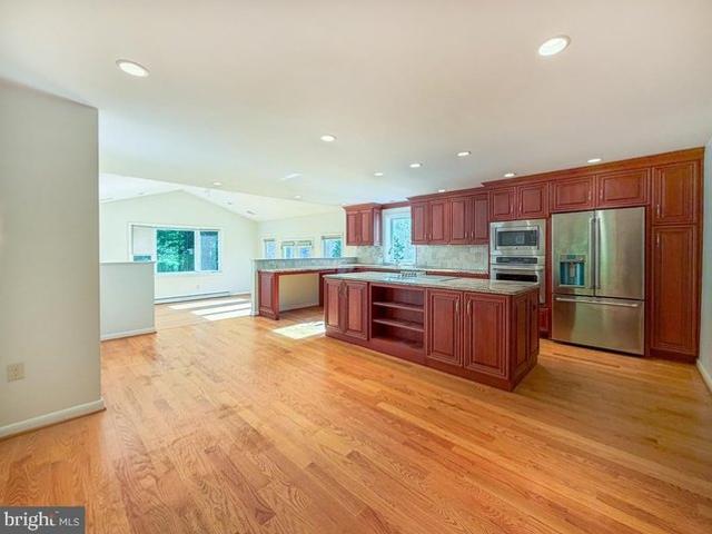 9 Barbara Dr, Malvern, PA 19355