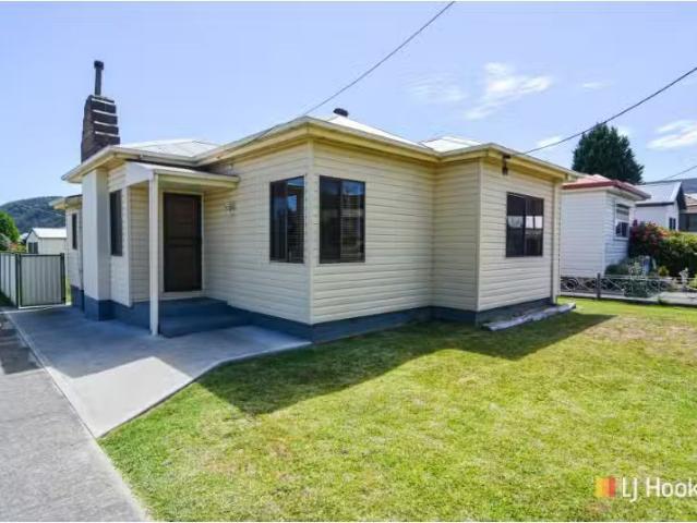 9 Bayonet Street, Lithgow House for rent Listed by Lynette De.