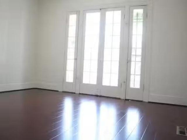 9 Bed 7.5 Bath