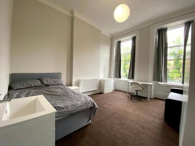 9 Bed Flat, Cecil Street, G12